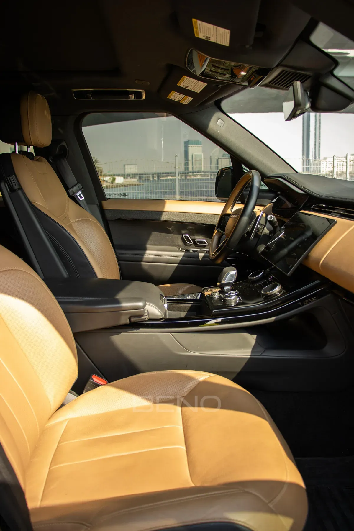 carousel-images-Range Rover Sport 2023-2