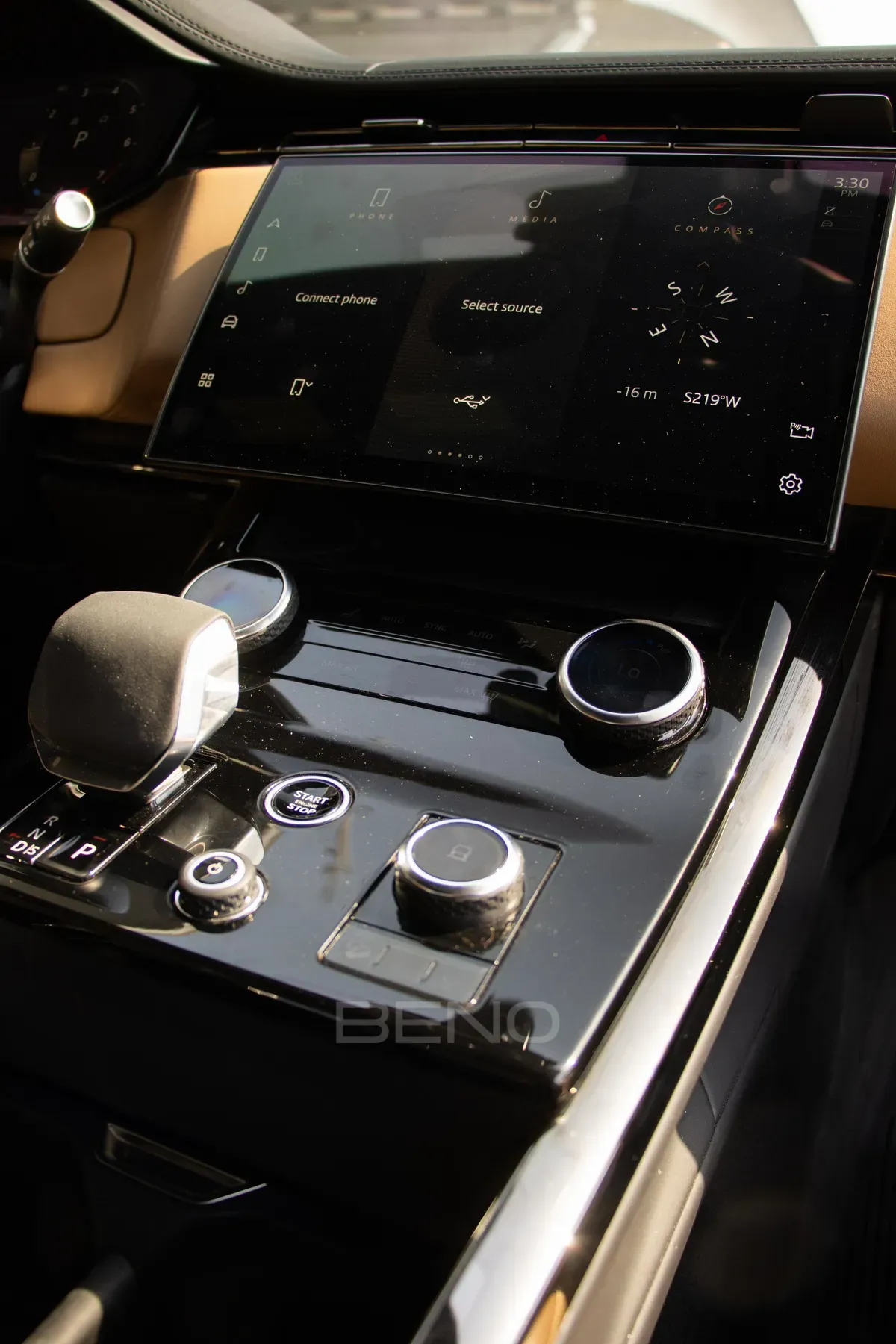 carousel-images-Range Rover Sport 2023-3