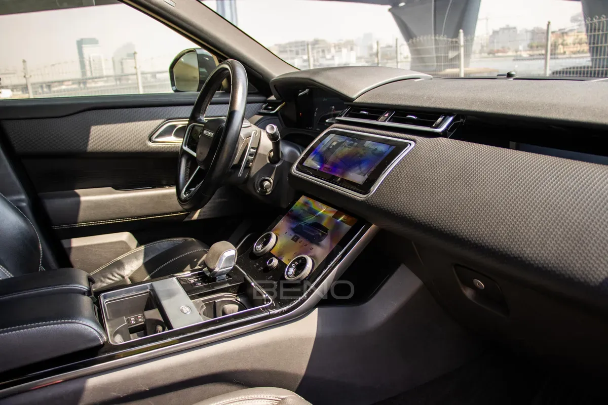 carousel-images-Range Rover Velar 2023-3