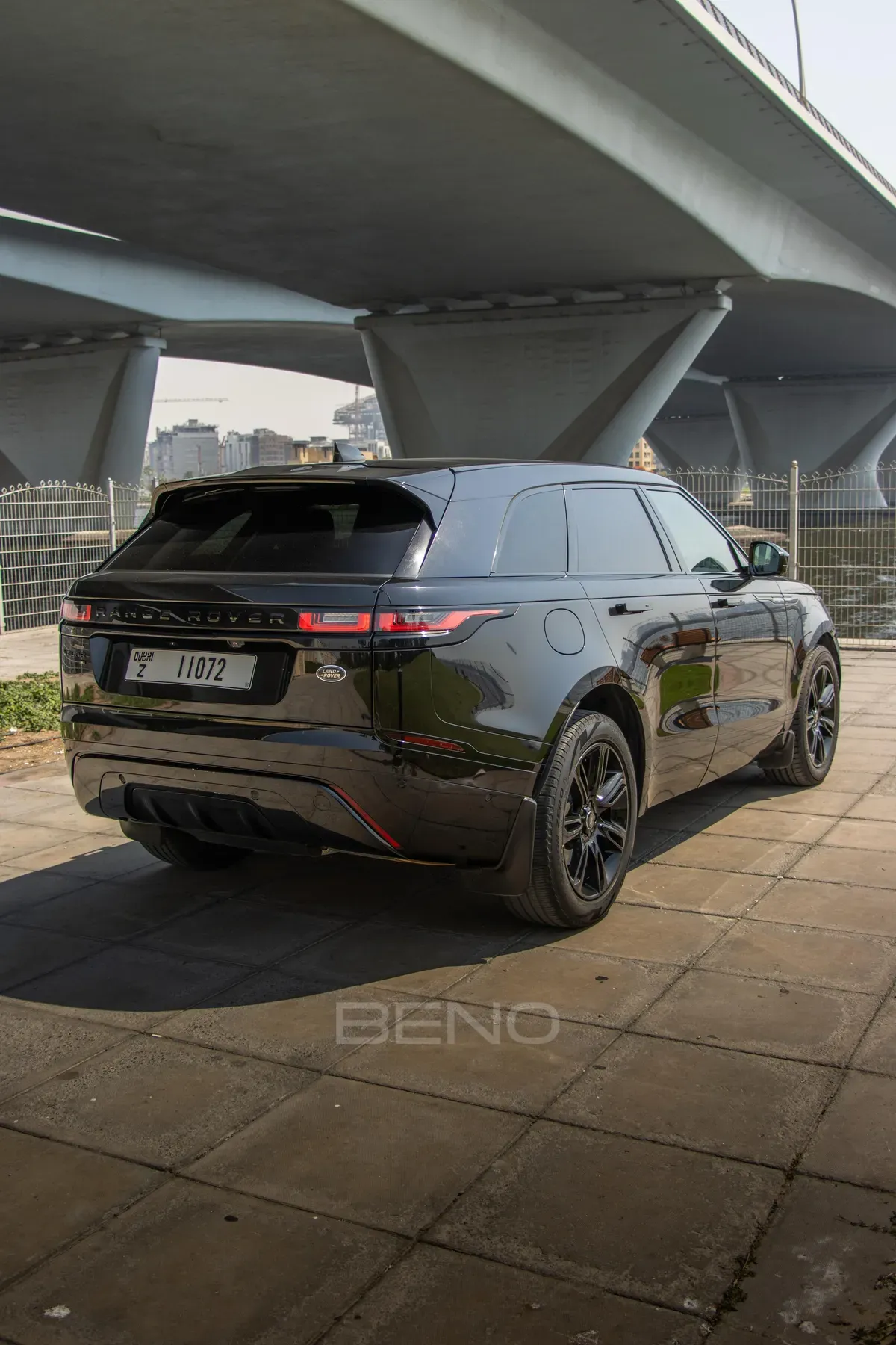 carousel-images-Range Rover Velar 2023-2