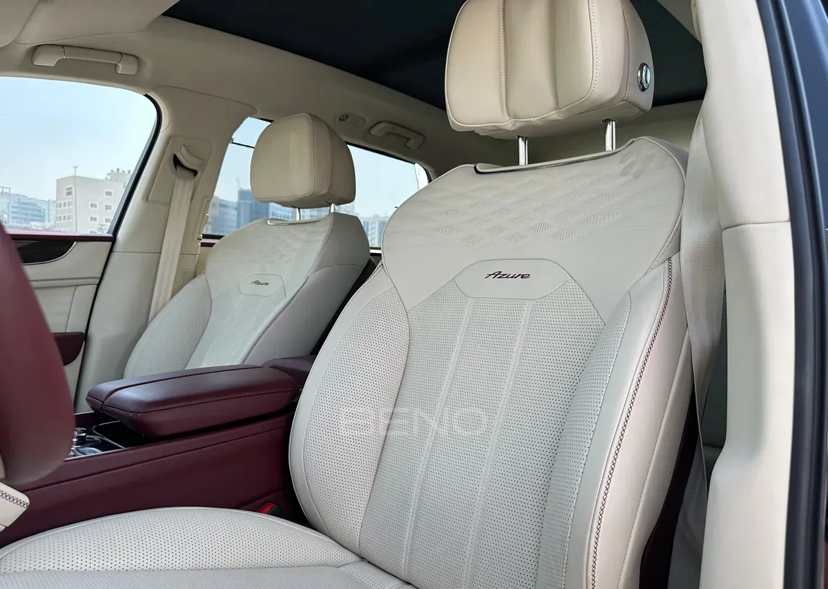 carousel-images-Bentley Bentayga 2022 Red-4