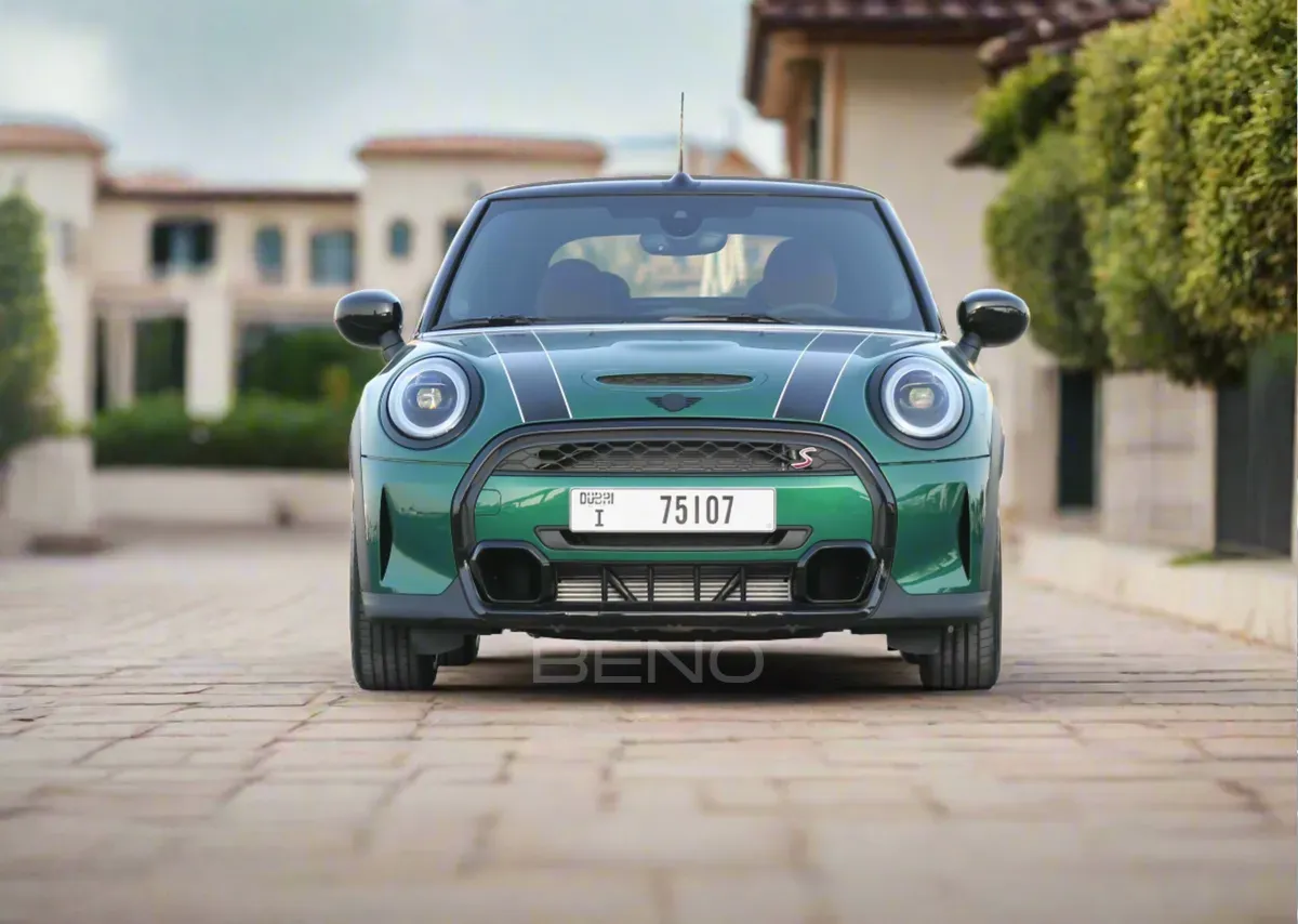 carousel-images-Mini Cooper 2024 Green-0