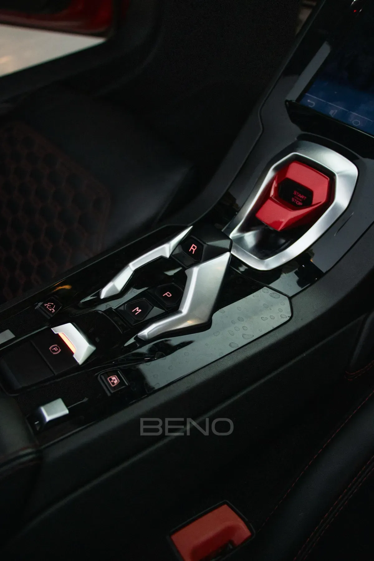 carousel-images-Lamborghini Huracan 2023-4