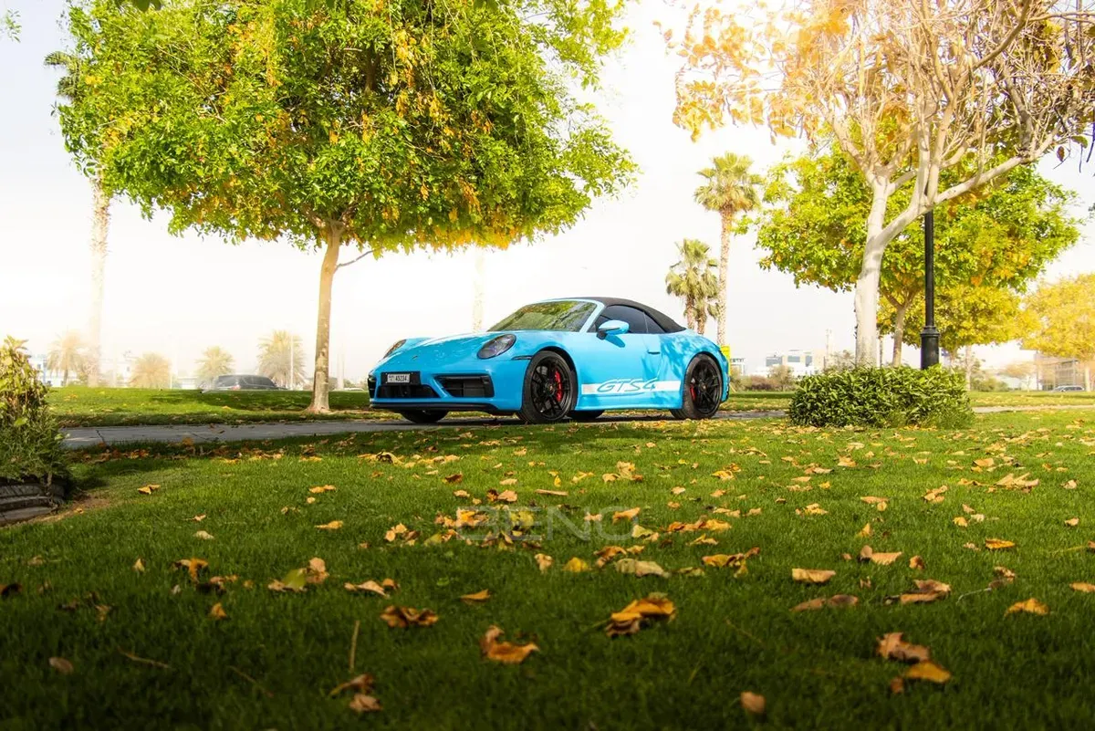 carousel-images-Porsche 911  Carrera GTS 4 2024-2