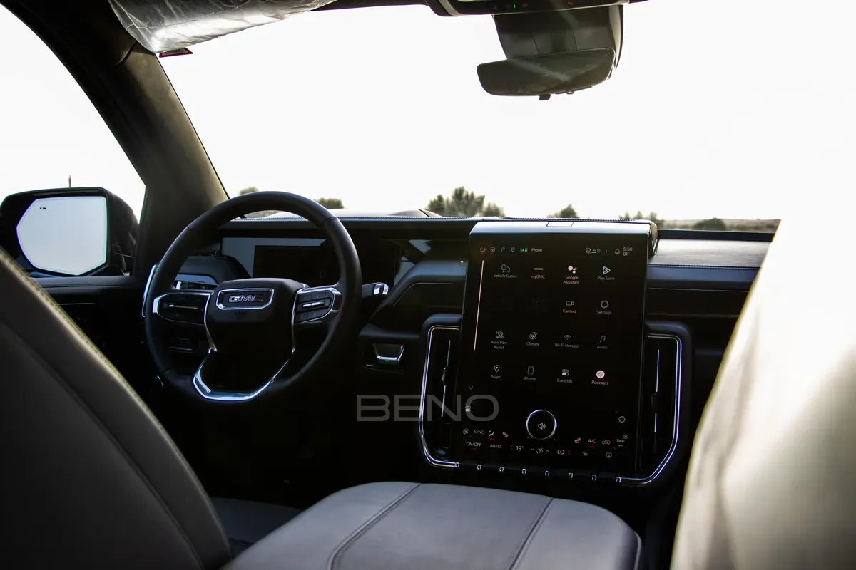 carousel-images-GMC Yukon 2025-3