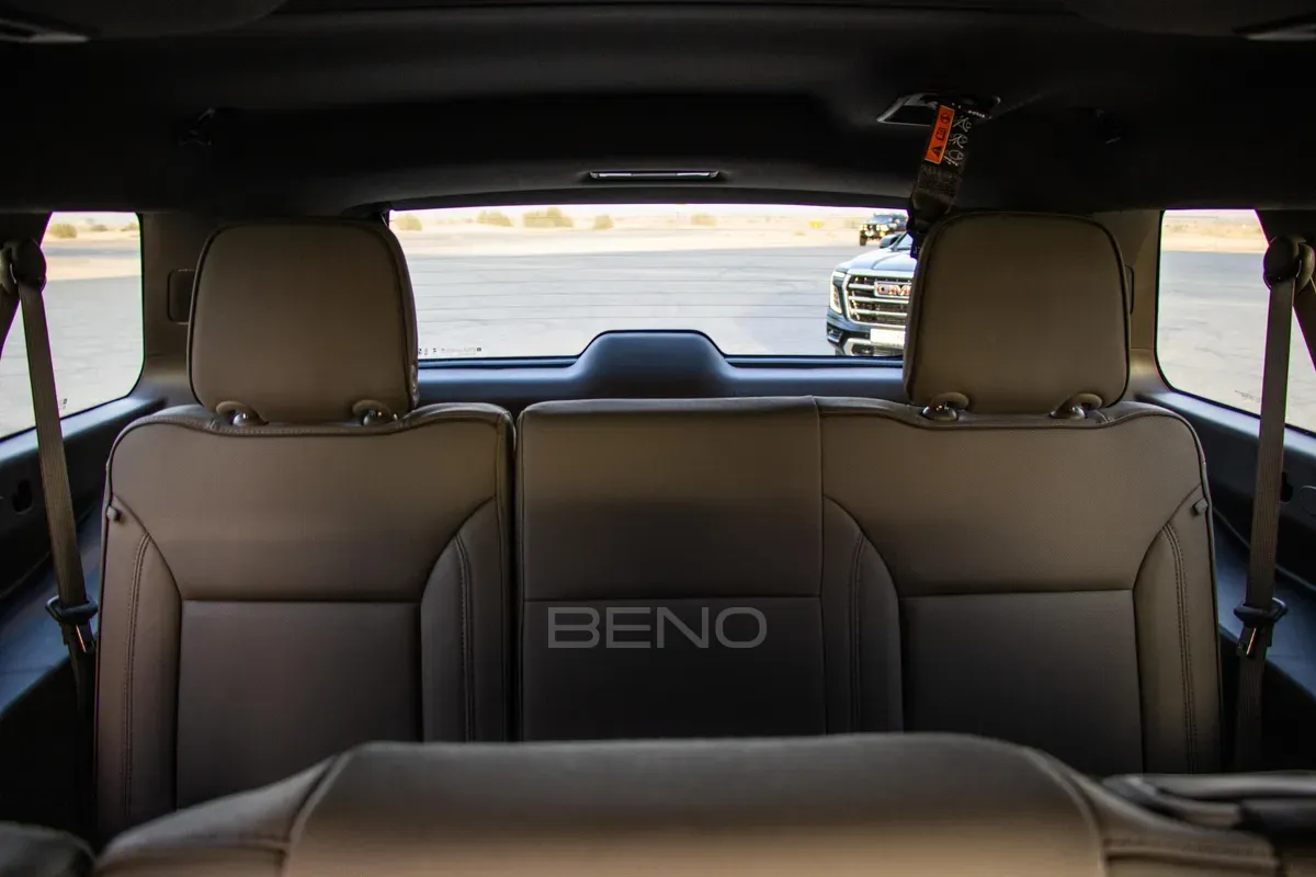 carousel-images-GMC Yukon 2025-4