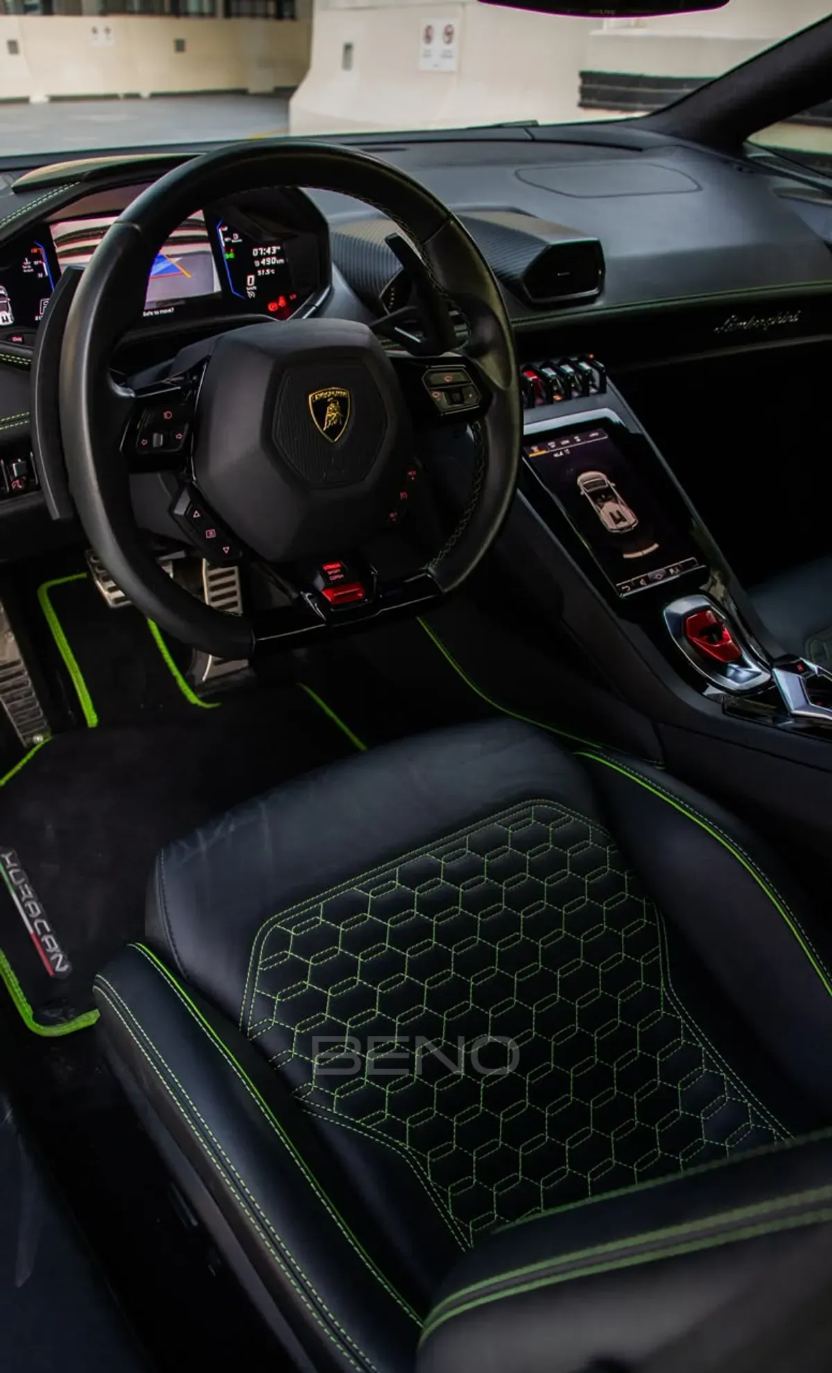 carousel-images-Lamborghini Huracan 2024-3