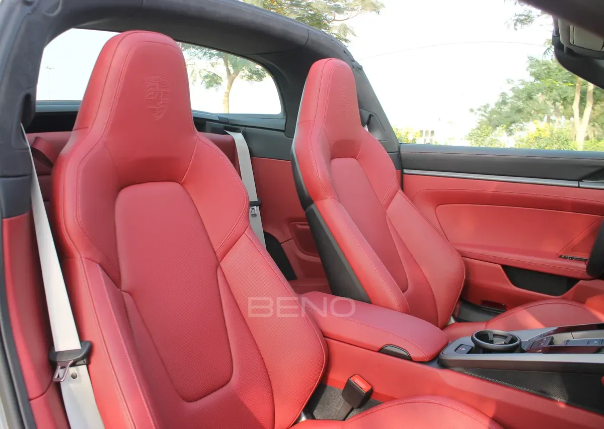 carousel-images-Porsche 911 Targa 4 2024-3