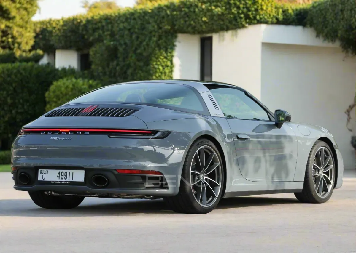 carousel-images-Porsche 911 Targa 4 2024-7