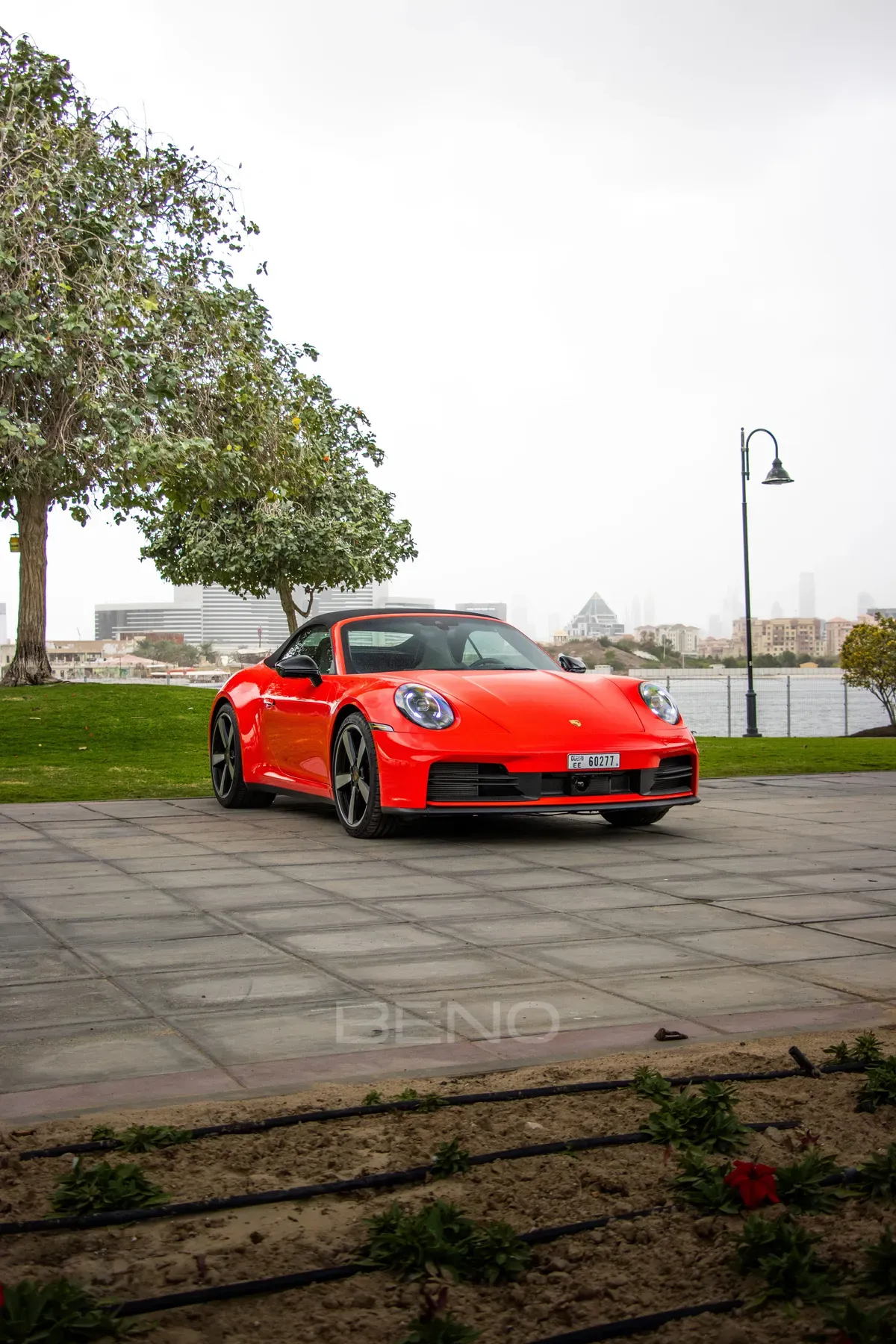 carousel-images-Porsche 911 Carrera 2025-1