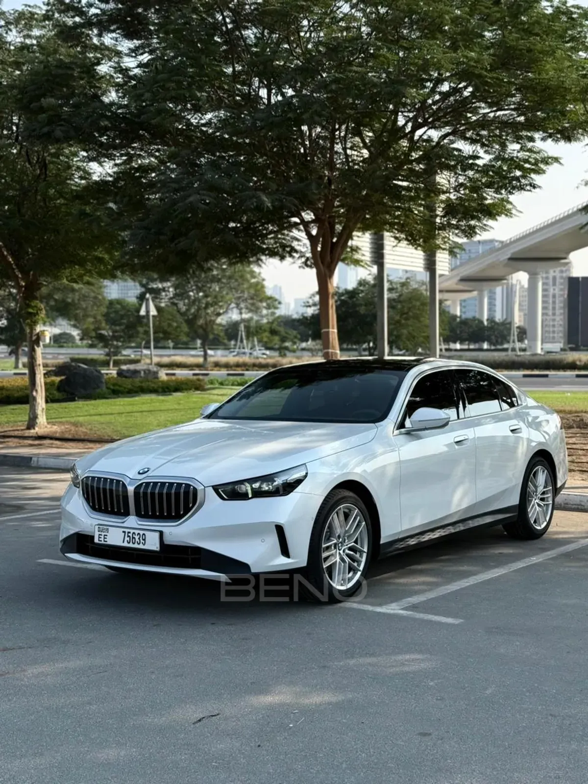 carousel-images-BMW 5-Series 520I 2026-1