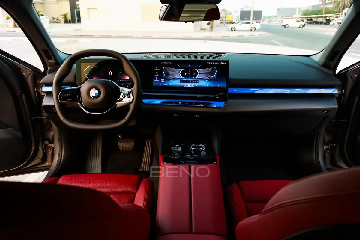 carousel-images-BMW 5-Series 520I 2026 -3