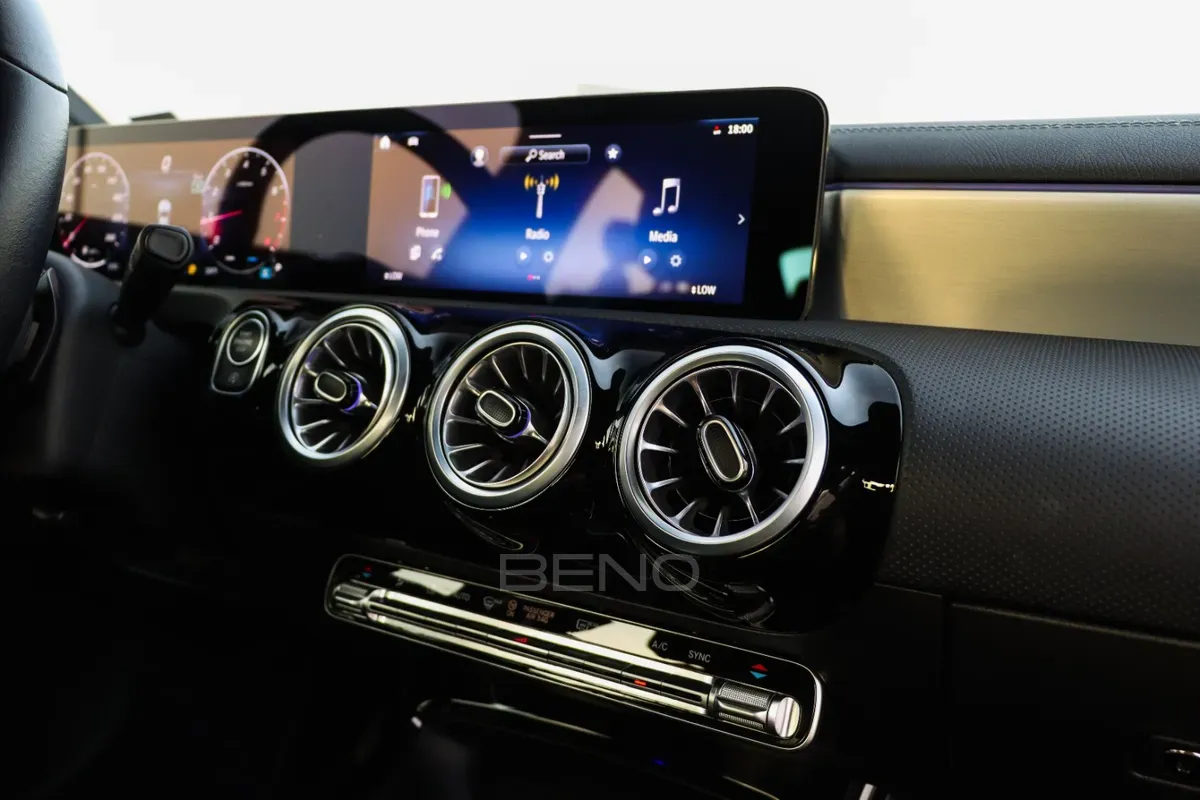 carousel-images-Mercedes-Benz CLA 250 2025-5