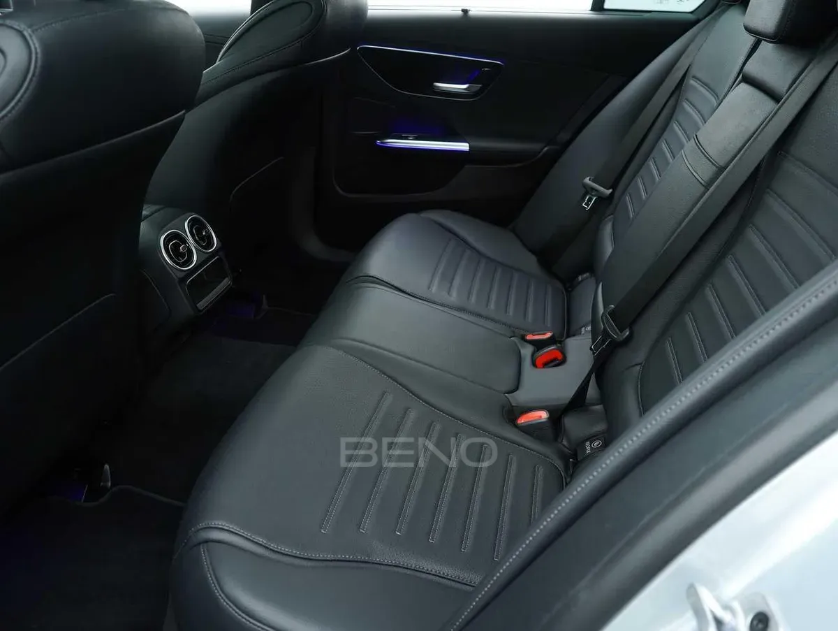 carousel-images-Mercedes-Benz C-Class C300 2023-5