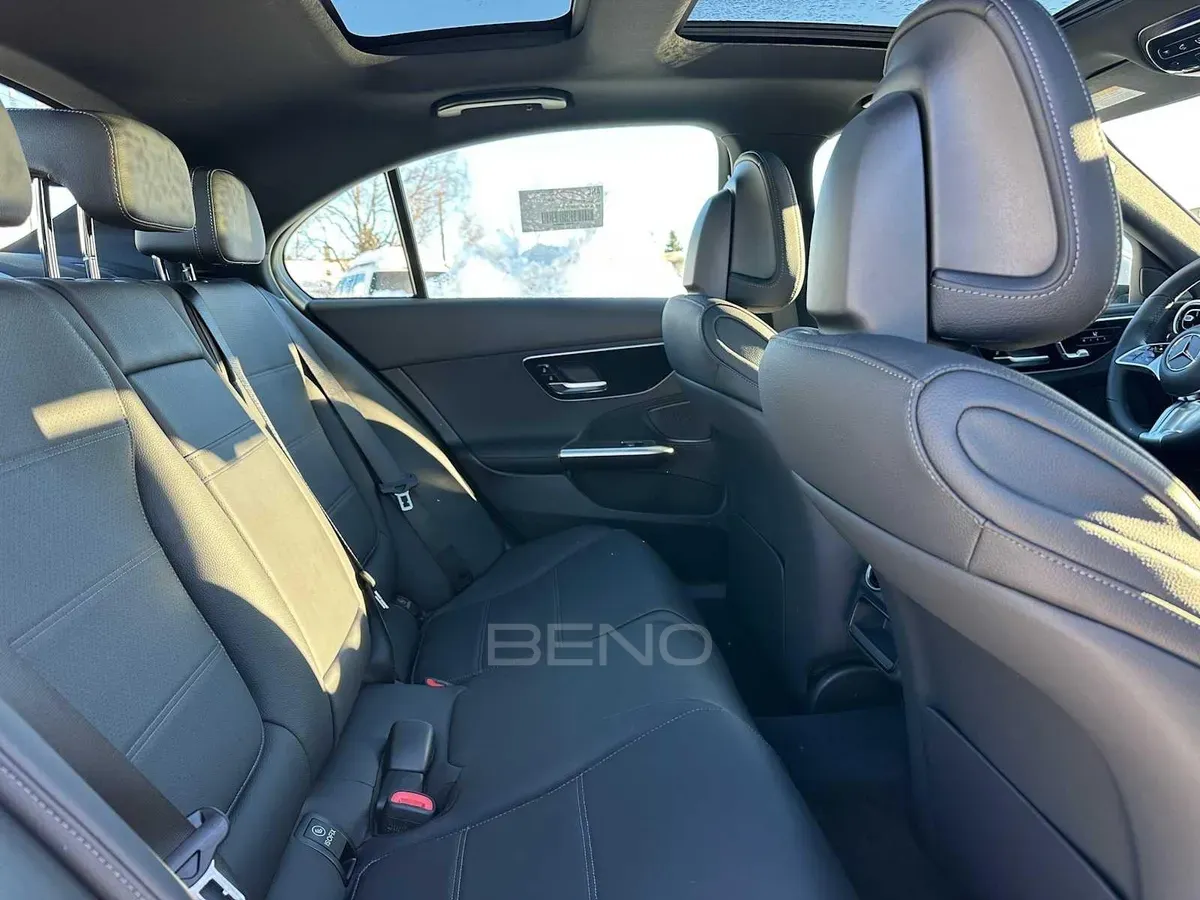 carousel-images-Mercedes-Benz C-Class C300 2023-6