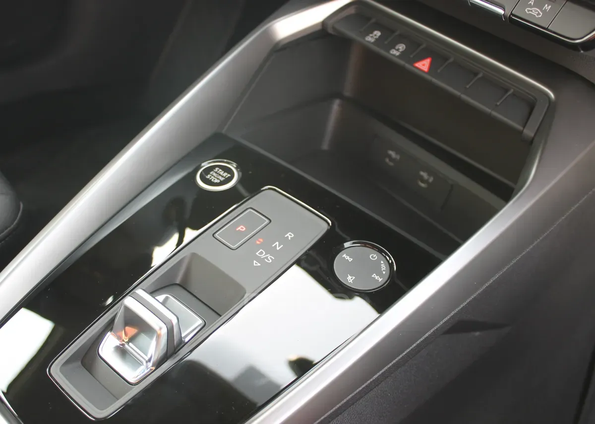 carousel-images-Audi A3 2023-3