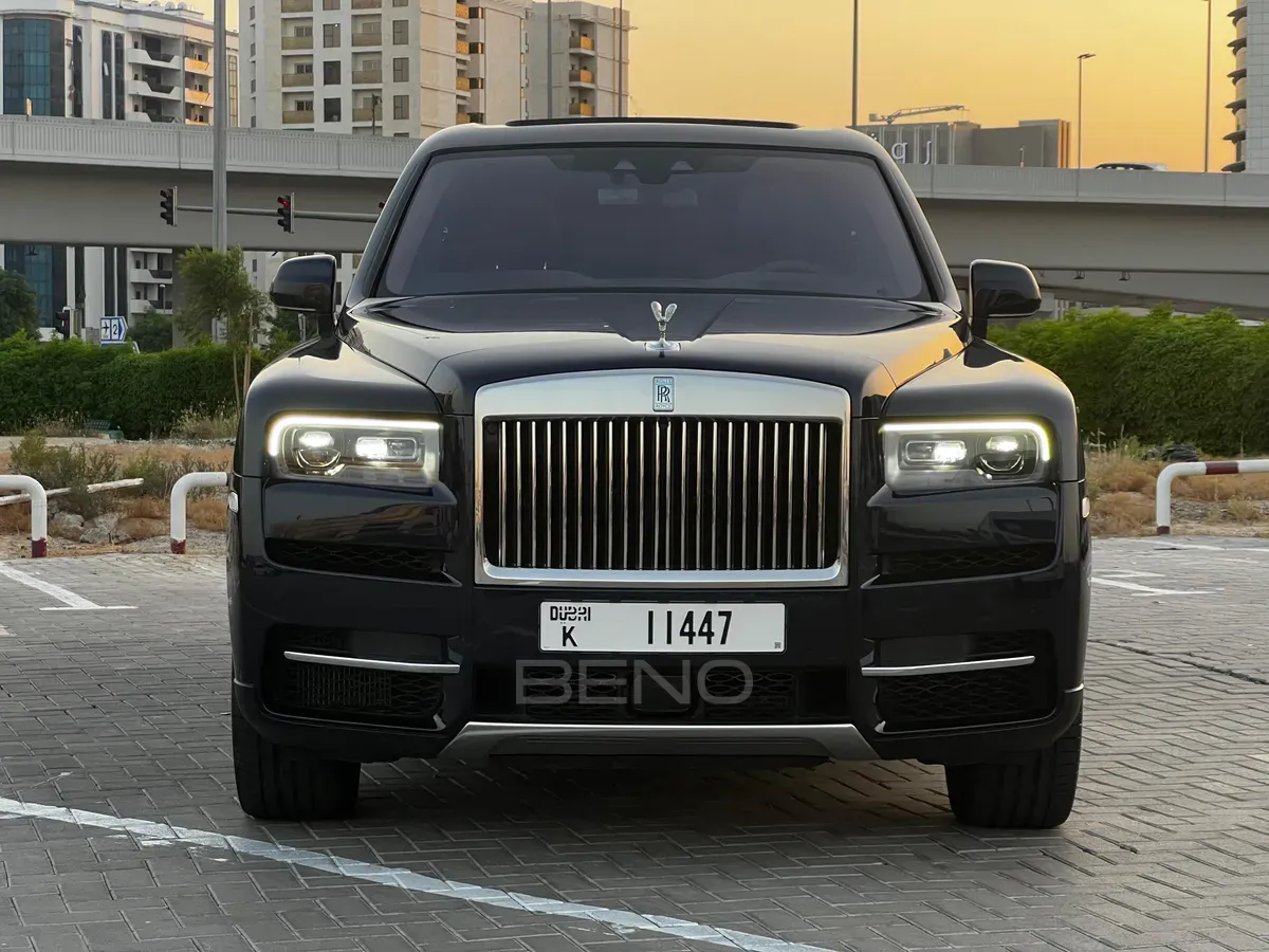 carousel-images-Rolls-Royce Cullinan 2023-1