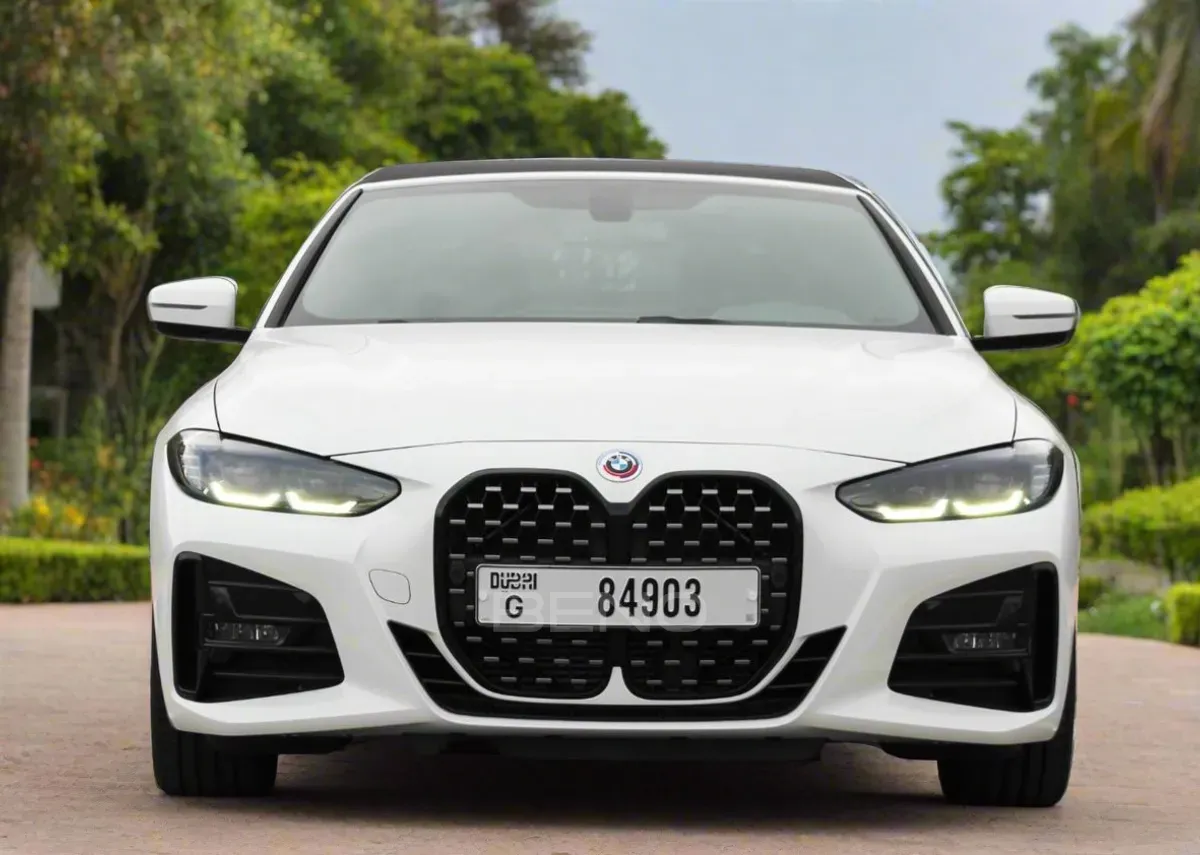 carousel-images-BMW 4-Series 2023 White-1