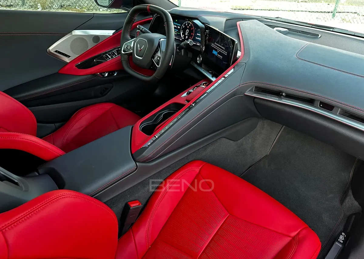 carousel-images-Chevrolet Corvette C8 2023-3