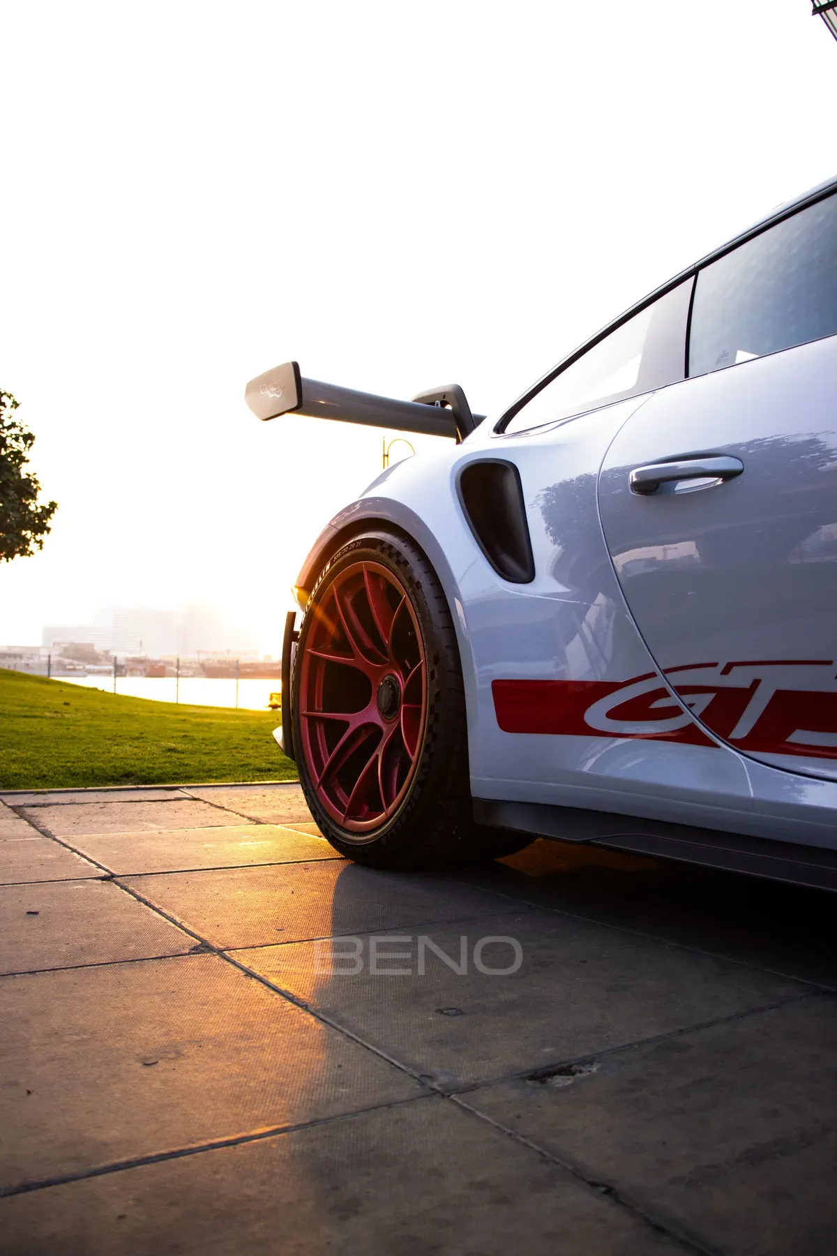 carousel-images-Porsche 911 GT3 RS 2025-5