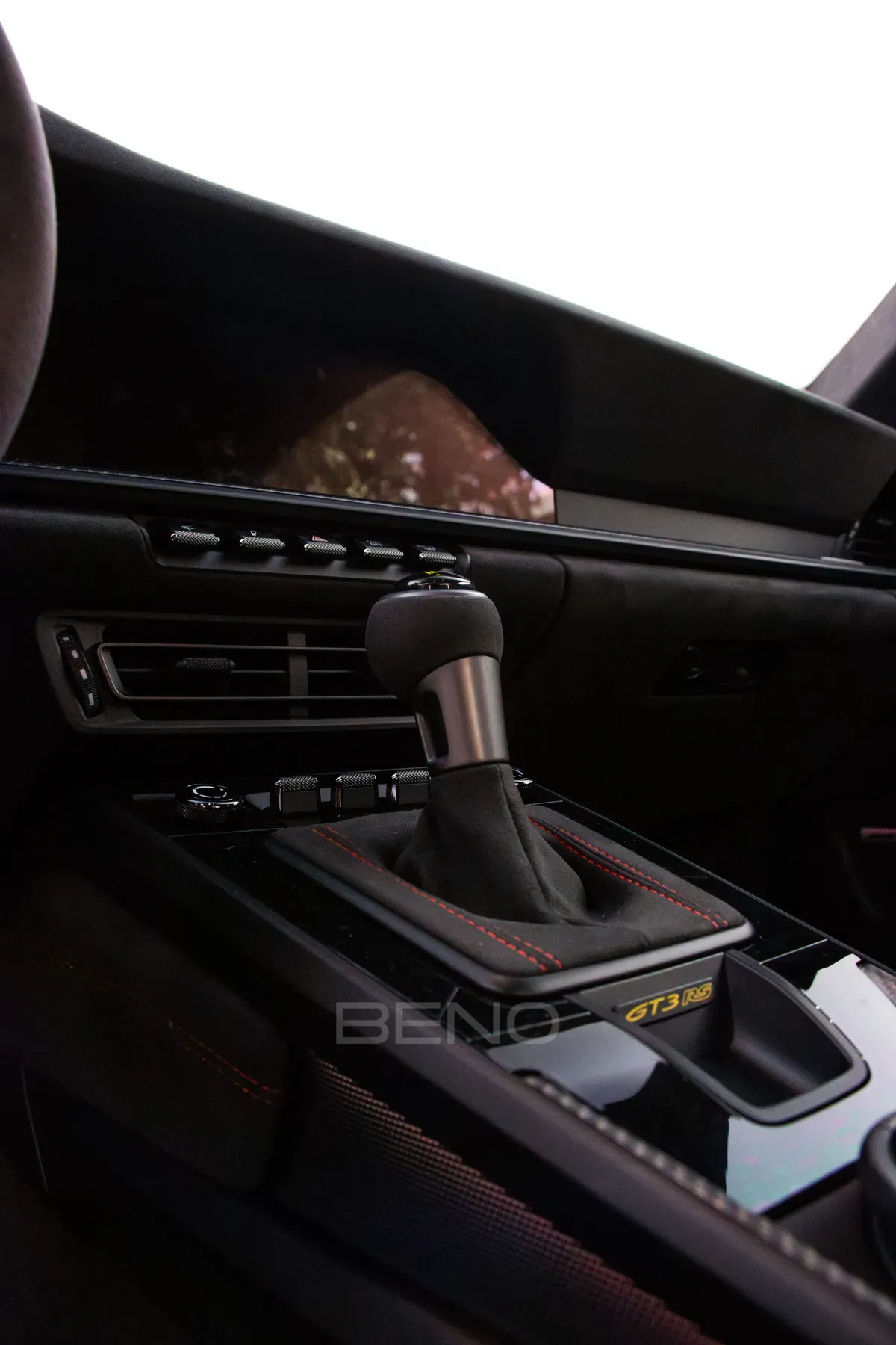 carousel-images-Porsche 911 GT3 RS 2025-12