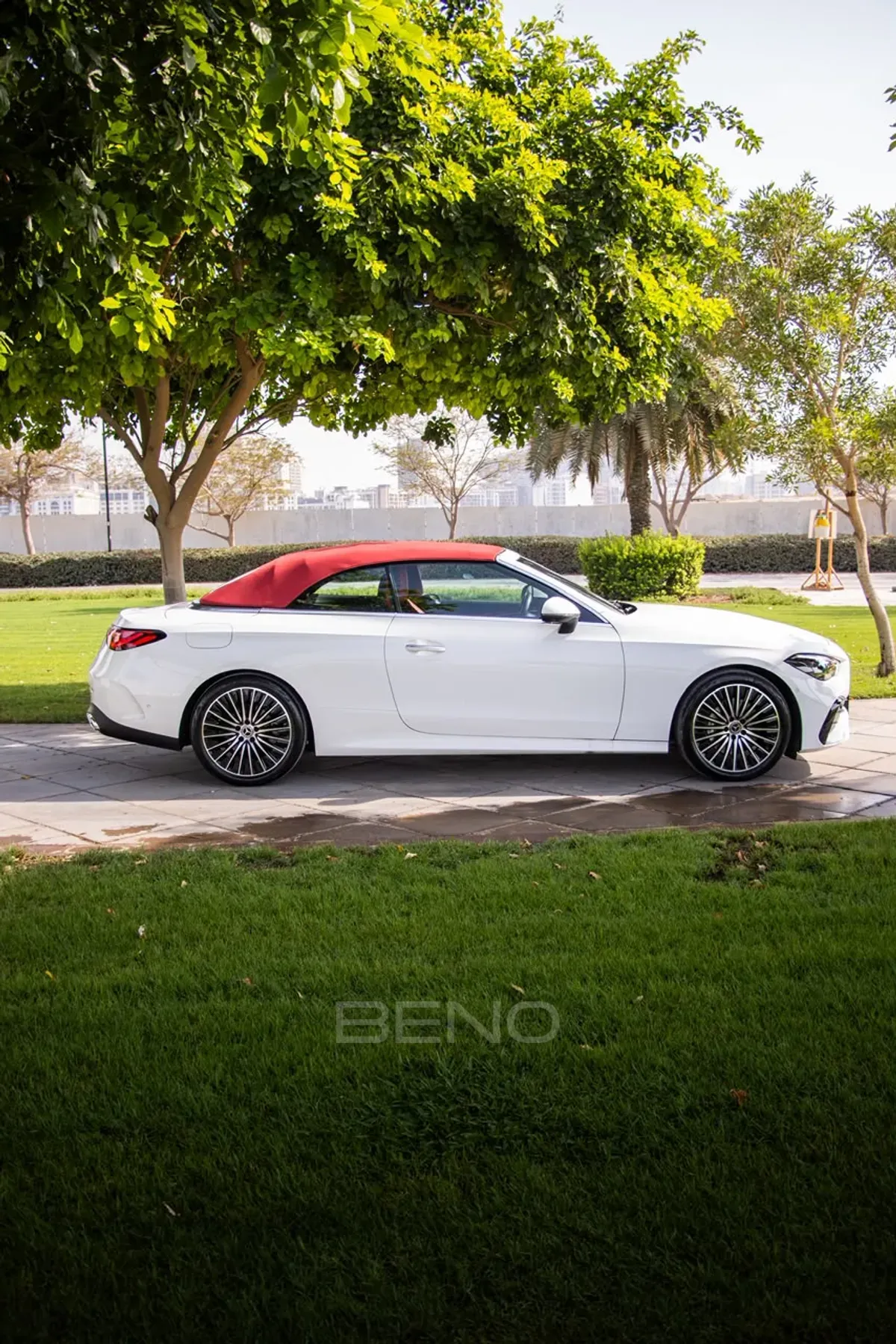 carousel-images-Mercedes-Benz C-Class CLE 200 2025-1